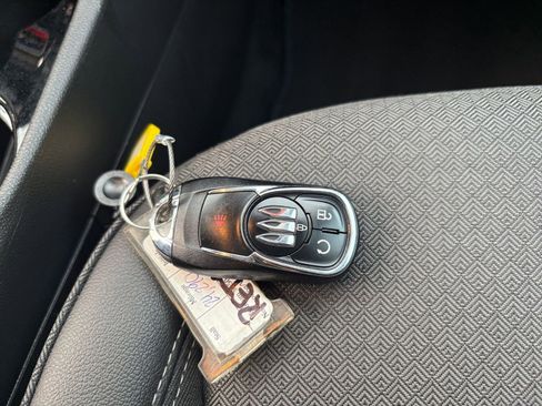 Used 2025 Buick Encore GX Preferred FWD image 23