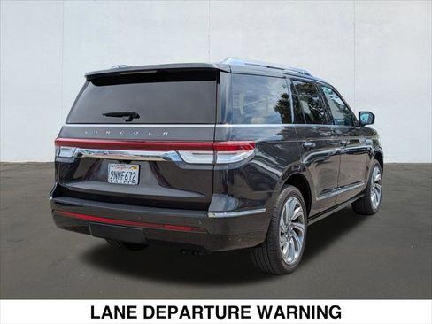 New 2024 Lincoln Navigator Reserve image 5