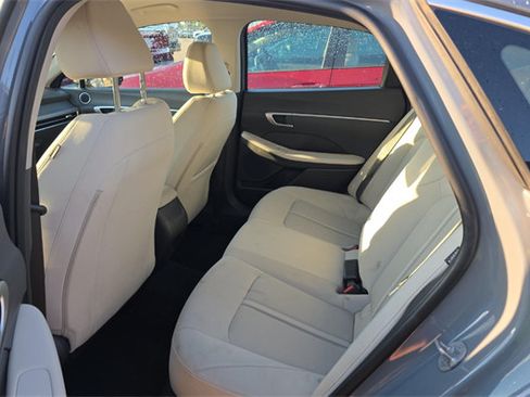 Used 2025 Hyundai Sonata SEL FWD image 16