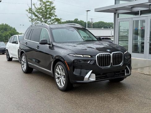 Used 2025 BMW X7 xDrive40i AWD/4WD image 1
