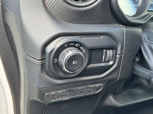 Used 2024 Jeep Wrangler Unlimited Rubicon AWD/4WD image 24