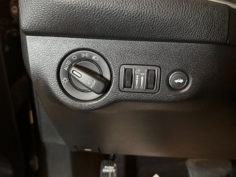 Used 2022 Dodge Challenger SXT w/ Blacktop Package image 17