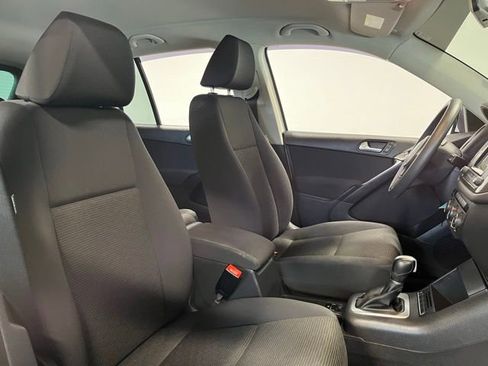Used 2017 Volkswagen Tiguan S FWD image 10