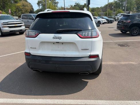 Used 2019 Jeep Cherokee Latitude Plus w/ Comfort/Convenience Group AWD/4WD image 6