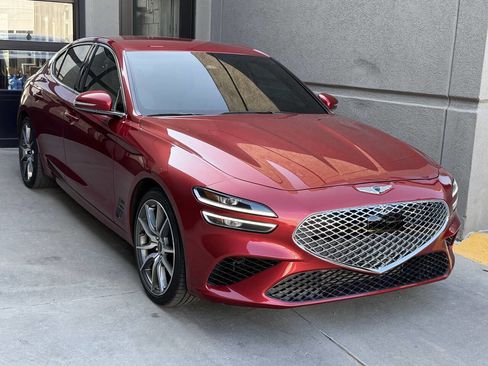 Used 2023 Genesis G70 2.0T image 7