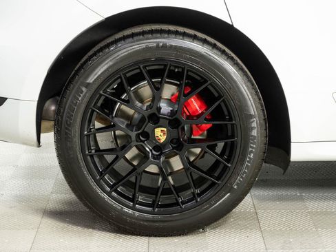 Used 2018 Porsche Macan GTS AWD/4WD image 37