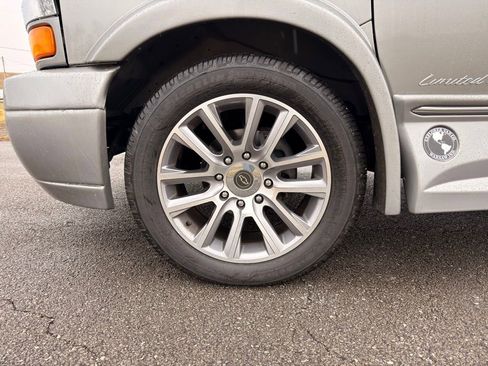 Used 2021 Chevrolet Express 2500 LS w/ Enhanced Convenience Package image 24