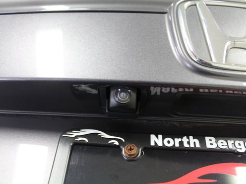 Used 2018 Honda Accord Sport image 29