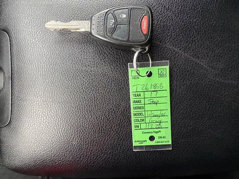 Used 2017 Jeep Wrangler Unlimited Sahara w/ Connectivity Group image 24