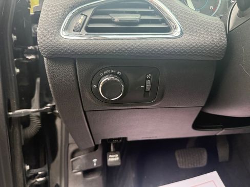 Used 2018 Chevrolet Cruze LS image 17