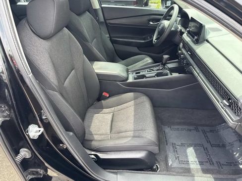 Used 2023 Honda Accord EX image 9