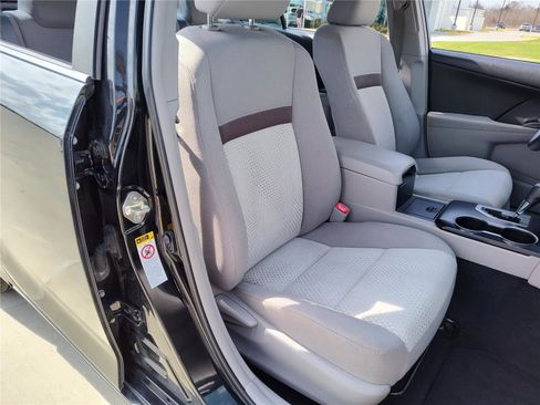 Used 2014 Toyota Camry LE image 21