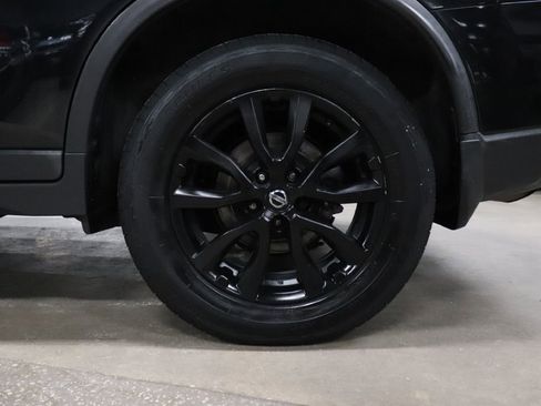 Used 2018 Nissan Rogue SV image 27