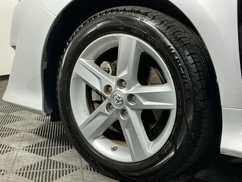Used 2014 Toyota Camry SE image 29