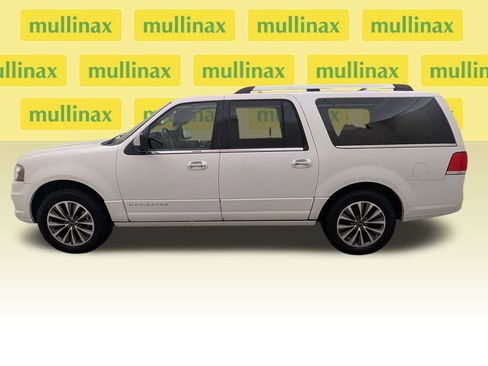 Used 2015 Lincoln Navigator L 2WD image 10