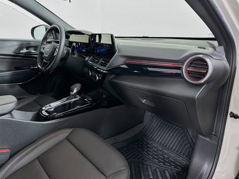 Used 2026 Chevrolet Trax RS w/ Driver Confidence Package image 27