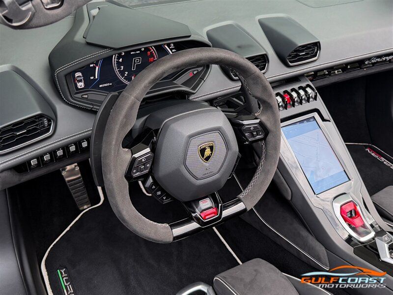 Used 2022 Lamborghini Huracan EVO RWD image 23