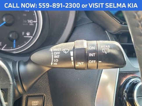 Used 2021 Toyota Venza LE w/ Carpet Mat Package (TMS) image 16