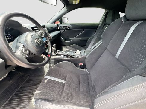 Used 2024 Toyota GR86 Premium RWD image 19