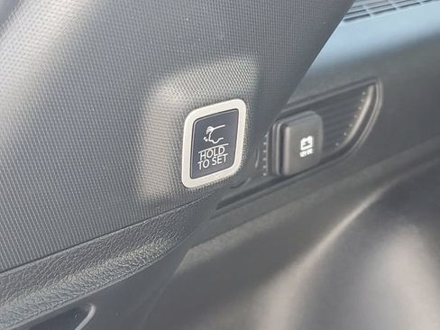 Used 2024 Jeep Grand Cherokee Limited AWD/4WD image 9