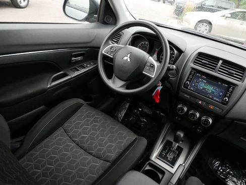 Used 2025 Mitsubishi Outlander Sport ES AWD/4WD image 9