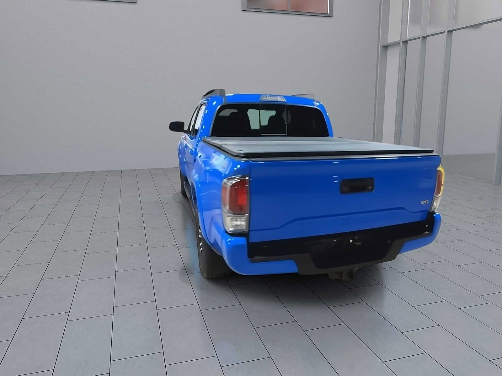 Used 2021 Toyota Tacoma TRD Sport AWD/4WD image 7