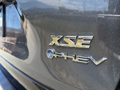 Used 2025 Toyota RAV4 XSE w/ Weather Package AWD/4WD image 10