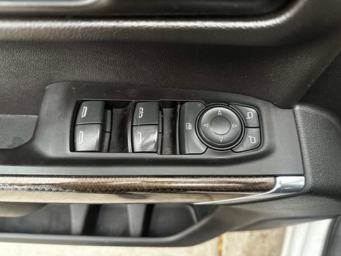 Used 2020 Chevrolet Silverado 1500 LT w/ Convenience Package image 10