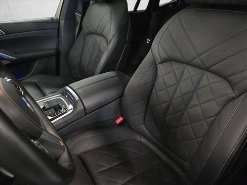 Used 2025 BMW X6 xDrive40i image 17