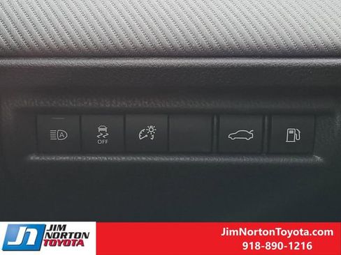 Used 2025 Toyota Camry SE image 25