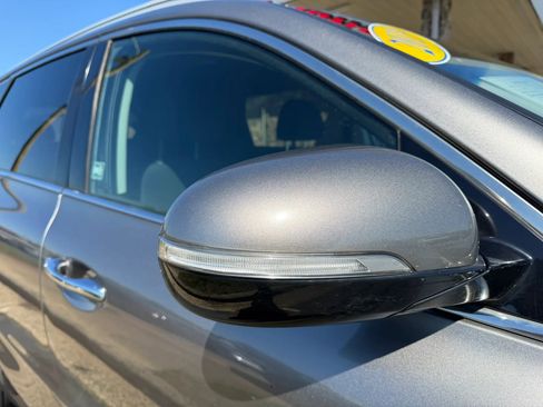 Used 2019 Kia Sorento LX w/ LX Convenience Package image 10