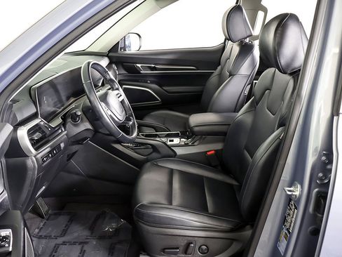 Used 2023 Kia Telluride S image 30