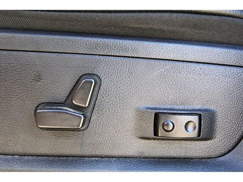 Used 2024 RAM 2500 Laramie w/ Towing Technology Group image 12