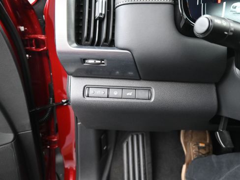 New 2026 Nissan Pathfinder SL AWD/4WD image 12