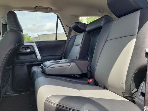 Used 2024 Toyota 4Runner SR5 Premium w/ Moonroof Package RWD image 9