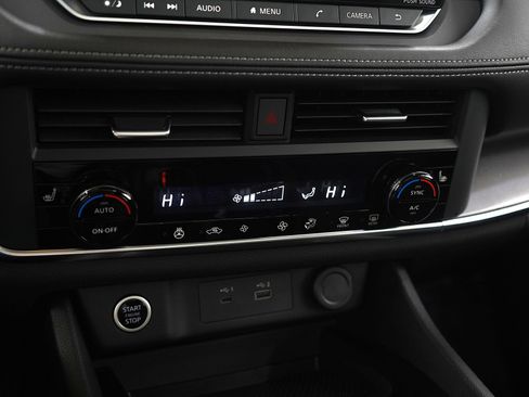 Used 2023 Nissan Rogue SV w/ SV Premium B Package image 22