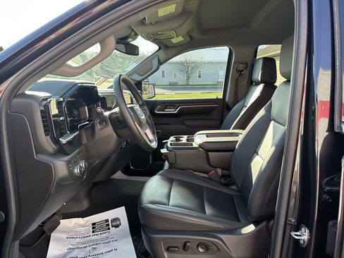 Used 2025 GMC Sierra 1500 SLT image 12