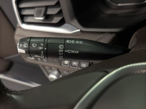 Used 2021 GMC Yukon Denali w/ Denali Premium Package image 16