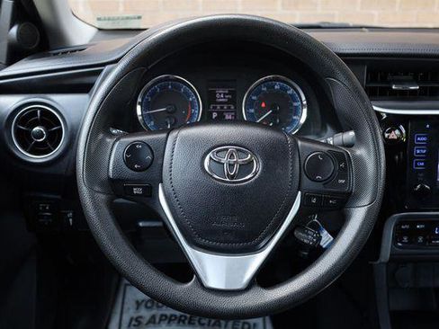 Used 2017 Toyota Corolla LE FWD image 28