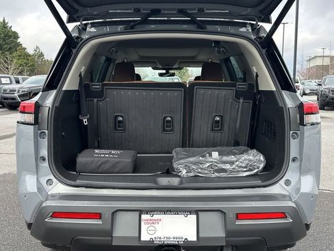 New 2026 Nissan Pathfinder Platinum AWD/4WD image 13