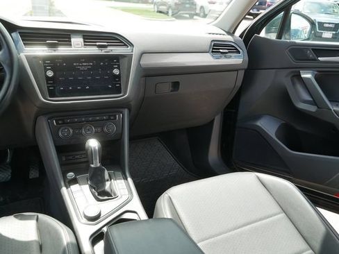 Used 2019 Volkswagen Tiguan SE AWD/4WD image 23