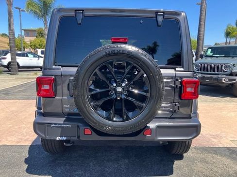 Used 2025 Jeep Wrangler Unlimited Sahara AWD/4WD image 7