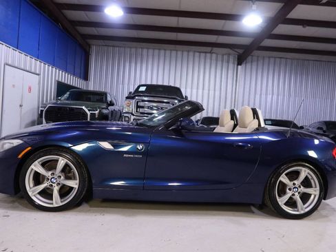 Used 2011 BMW Z4 sDrive30i image 1