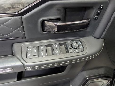 Used 2025 RAM 2500 Limited AWD/4WD image 15