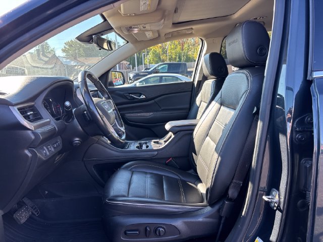 Used 2021 GMC Acadia Denali w/ Denali Technology Package FWD image 26