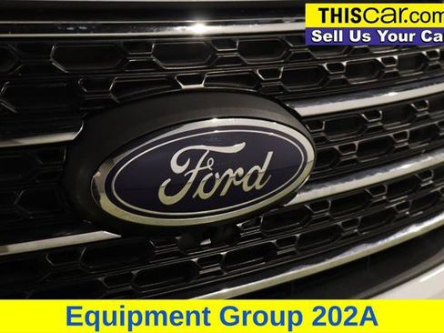 Used 2023 Ford Explorer XLT w/ Equipment Group 202A RWD image 11