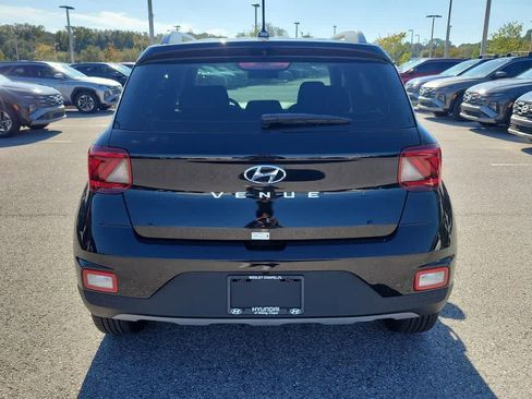 New 2026 Hyundai Venue SEL image 9