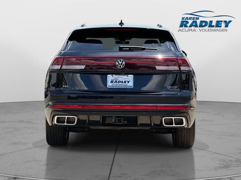 Certified 2024 Volkswagen Atlas Cross Sport SEL R-Line AWD/4WD image 3