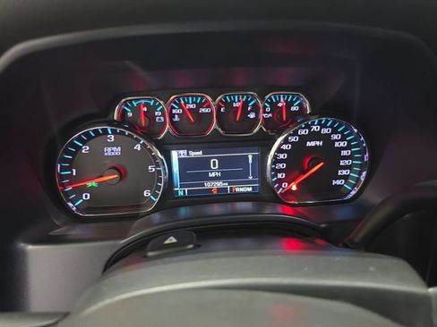 Used 2015 Chevrolet Silverado 1500 LT w/ LT Convenience Package AWD/4WD image 7
