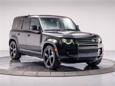 Used 2024 Land Rover Defender 110 V8 AWD/4WD image 7